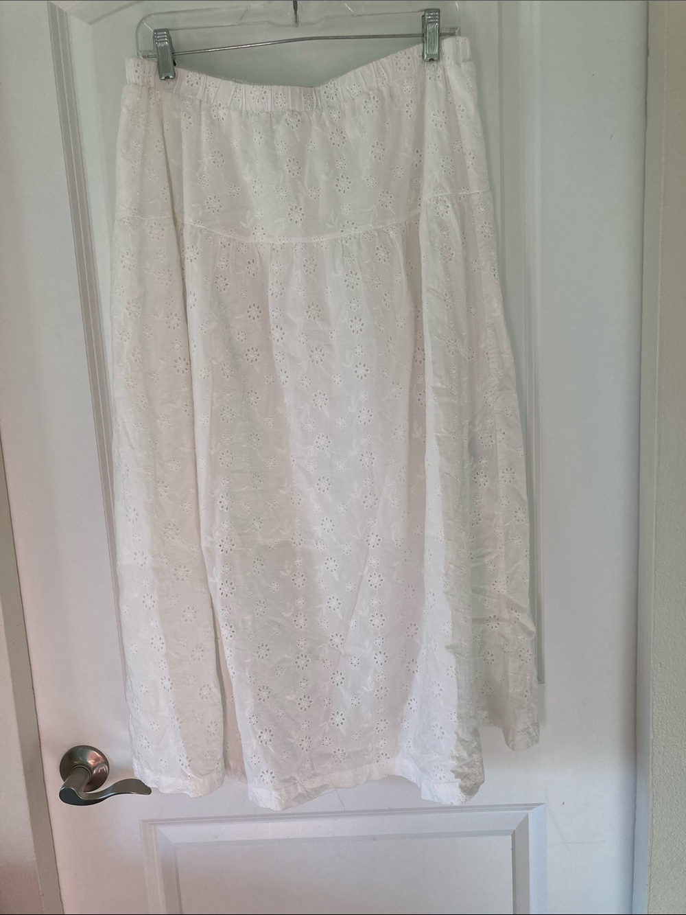Celebrity Pink white cotton eyelet embroidered maxi skirt size Large